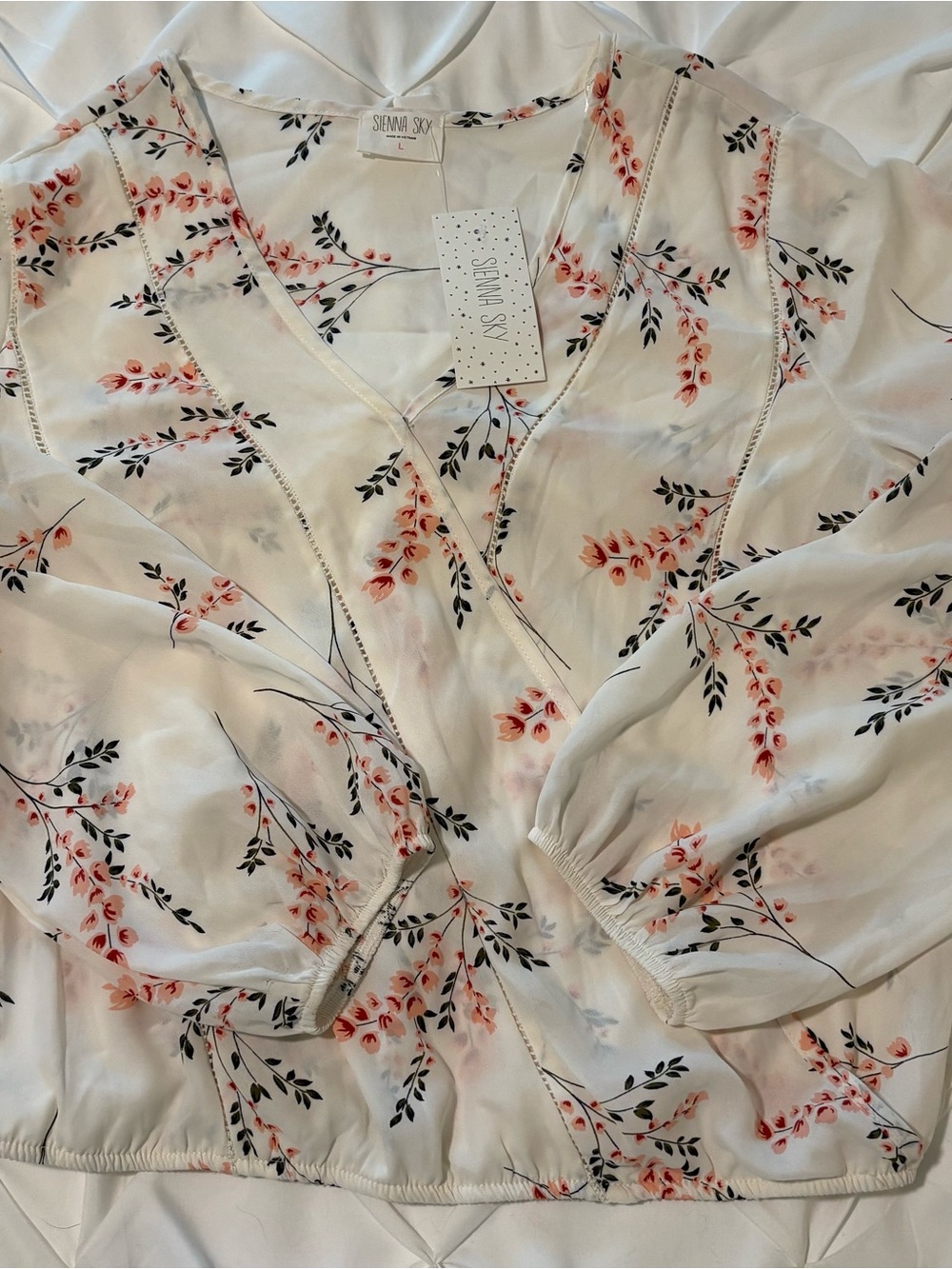 Sienna Sky Floral Faux Wrap Blouse V-Neck Women’s Size Large NWT